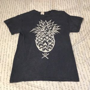 Pineapple t-shirt- S